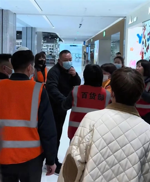 于东来现身新乡 实地走访考察新店筹备进度