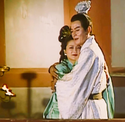 周瑜的冢中骨,小乔的镜中孤:历史上她只穿一次嫁衣