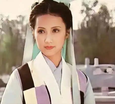 槛外孤芳:论红楼梦中妙玉的矛盾人格与悲剧命运