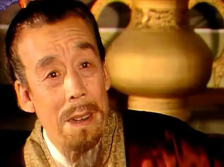 贾赦袭爵之谜:宁荣二府世袭制度下的身份错位